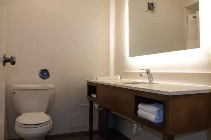 Room 25 of 56